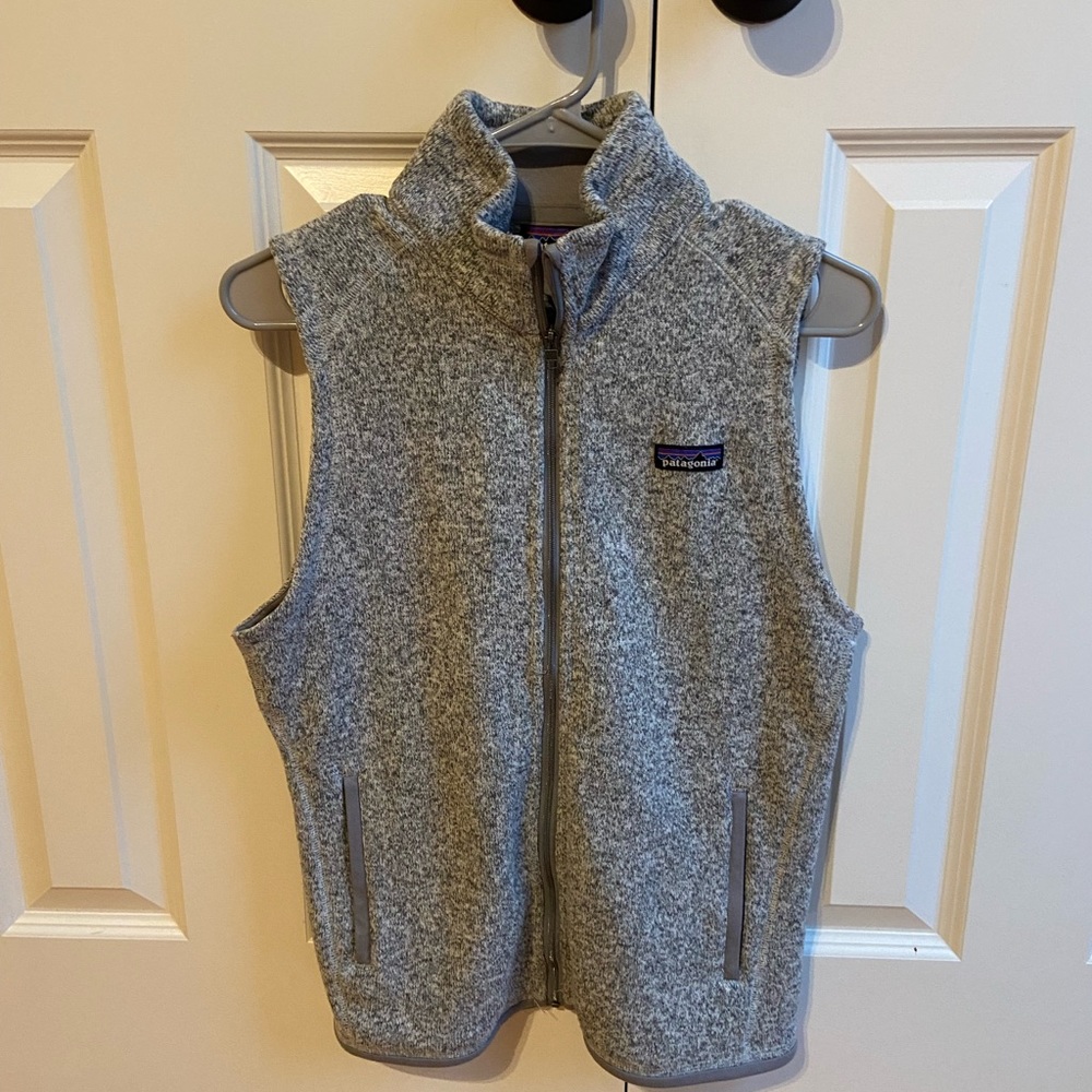 Woman’s medium patagonia sweater vest
